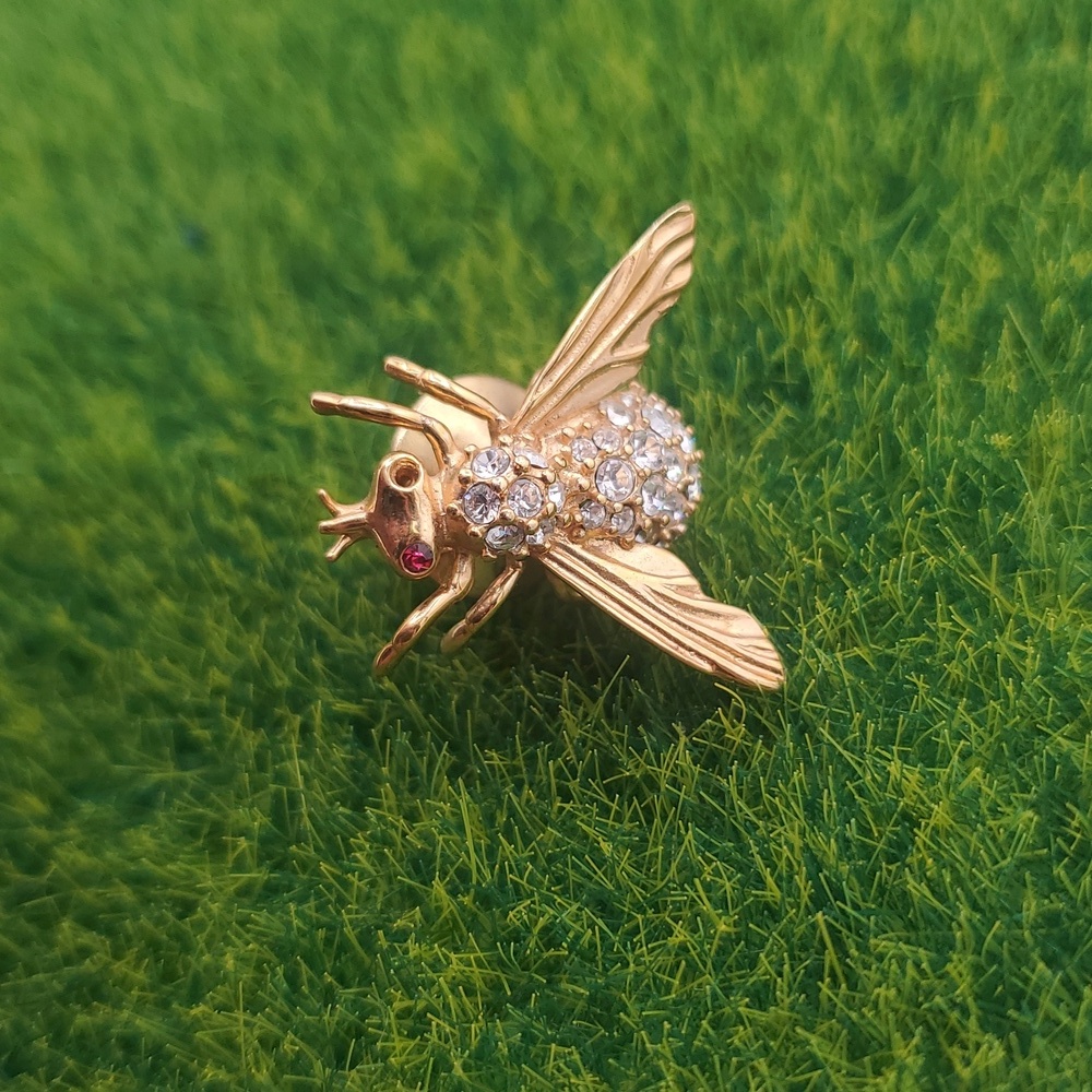Krementz Missing One Stone Collectible Fly Pin  B447